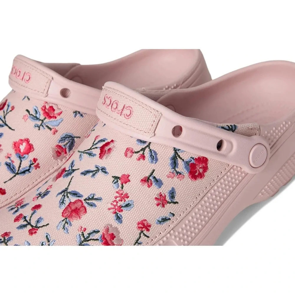 Crocs Classic Crafted Crafted Canvas Floral Cotton Candy Clog Women's Size 5